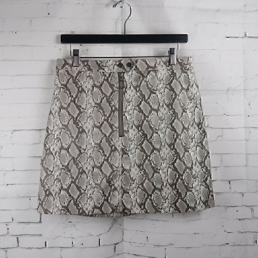 DIVIDED BY H&M GREY FAUX SNAKESKIN MINI SKIRT SIZE 8